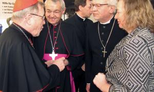 Walter Kardinal Kasper, Erzbischof Ludwig Schick, Bambergs Dekan Hans-Martin Lechner, Ökumenebeauftragter des evangelischen Kirchenkreises Bayreuth, mit Gattin Karin beim Neujahrsempfang des Erzbistums Bamberg in Coburg