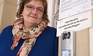 Dekanin Anne Salzbrenner.
