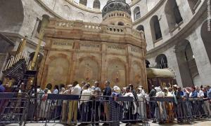 Die renovierte Ädikula über dem Grab Christi in der Rotunde der Grabeskirche Jerusalem (Frühjahr 2017).