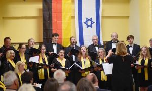 Der Zamirchor singt zur Gründung der Deutsch-Israelischen Gesellschaft Oberfranken.
