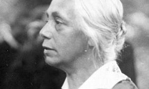Käthe Kollwitz fotografiert von Robert Sennecke vor 1940.