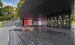 Gedenkort für die Opfer des Olympia-Attentats von 1972 mit Schautafeln.