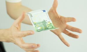Geld sparen Anlegen Finanzen Euro