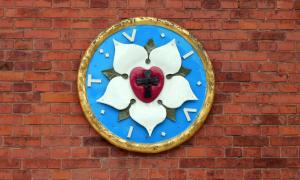 Die Lutherrose ist das Symbol der evangelisch-lutherischen Kirchen.