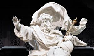 Marmorstatue symbolisch für Gott mit gehobener Hand und Zepter