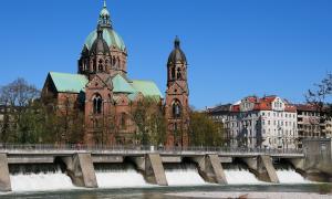 Die Lukaskirche ist der "evangelische Dom" in München.