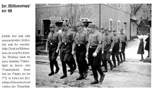 Abmarsch aus der Missionsanstalt: Schüler des Neuendettelsauer Missionsseminars bildeten einen eigenen SA-Trupp. Das Foto entstand 1935.