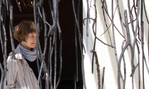 Licht und Schatten, Leben und Tod: Die Berliner Künstlerin Ulrike Mohr arbeitet seit einigen Jahren mit dem widersprüchlichen Material Holzkohle.