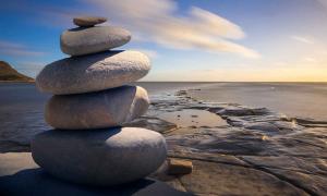 Spiritualität Steine am Meer 