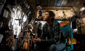 »Ready Player One« - Der »Parzival« aus dem virtuellen Universum (Tye Sheridan) fristet in der realen Welt ein eher unscheinbares Dasein.