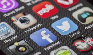 Apps Facebook Twitter Instagram