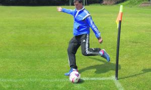 Ade Gärtner aus Nürnberg beim Kicken.