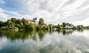 Ein bayerisches Juwel: das Kloster Seeon.