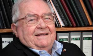 Pfarrer Dr. h.c. Karl Heinz Neukamm nahm auch im Ruhestand am Leben und Wirken der Rummelsberger Diakonie regen Anteil, ohne sich je einzumischen.