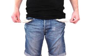 Das Geld fehlt, die Taschen sind leer.