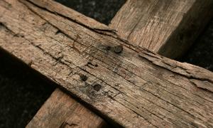 Holzkreuz