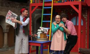 "Der Räuber Hotzenplotz und die Mondrakete" bei den Kreuzgangspielen Feuchtwangen