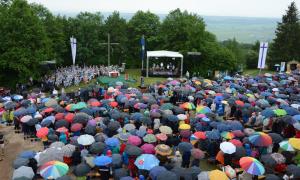 2019 Kirchentag Hesselberg Gottesdienst Schirme