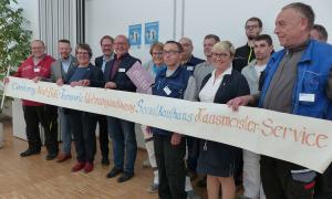 Gäste und Mitarbeitende von Diakonie Handwerksbetriebe und Die Junge Werkstatt 