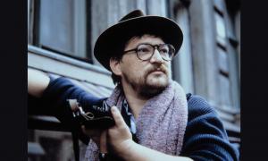 Rainer Werner Fassbinder, deutscher Regisseur, bei den Dreharbeiten zur Fernsehserie 'Berlin Alexanderplatz', 1979. 