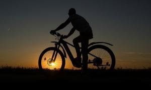 Ein Radfahrer
