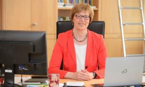 Gisela Bornowski, Regionalbischöfin der Evangelisch-Lutherischen Kirche in Bayern im Kirchenkreis Ansbach-Würzburg