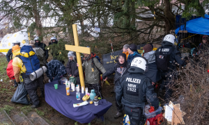 Polizei räumt Eibenkapelle in Lützerath