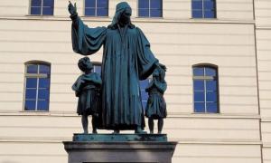 Eine Statue von August Hermann Francke