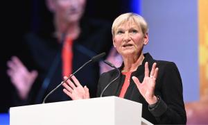 Bischöfin Kirsten Fehrs bei der EKD-Synode in Ulm