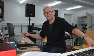Musikproduzent Falk im Studio 