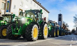 John Deere Trecker. 