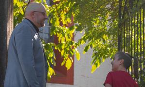 Yascha und Pastor Hannes Schott