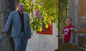 Yascha und Pastor Hannes Schott