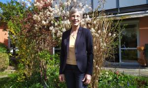 Berthild Sachs geniesst den Frühling