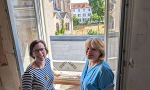 Pfarrerin Jacqueline Barraud-Volk (links) und Annette Späth (Vertrauensfrau des Kirchenvorstands)